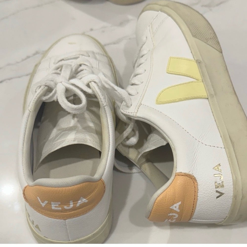Woman’s sneakers